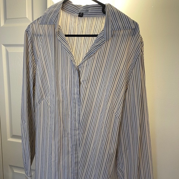 Plus size button down shirt - Picture 2 of 2